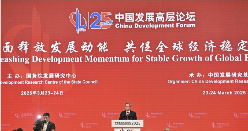 圖為去年3月23日舉行的「中國發展高層論壇」開幕式演說。 （圖／達志／美聯社）
