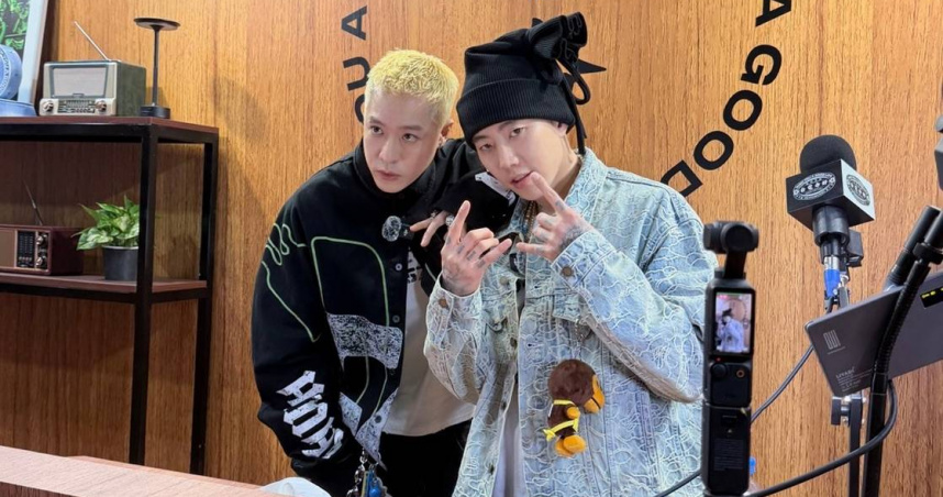 周湯豪化身Podcast博主，邀請朴宰範對談。（圖／環球音樂提供）