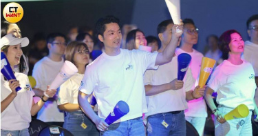 台北市長蔣萬安日前提出松山機場遷移構想，規劃將約300公頃土地轉型為AI園區、住宅及公園，引發醫療界關注。（圖／方萬民攝）