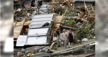 熊本模範夫妻遭困大水 夫將「救命繩」繫愛妻手上…自己遭泥流沖走