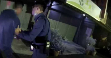 綠燈未起步警盤查 他卻駕車猛逃遭捕坦承「我有喝啦」