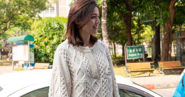 美女議員批陳政聞「日子過得太滋潤」 比基尼辣照一出…網友大歪樓:好兇