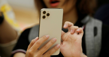 iPhone eSIM換機收費 吃定果粉每年爽撈5億