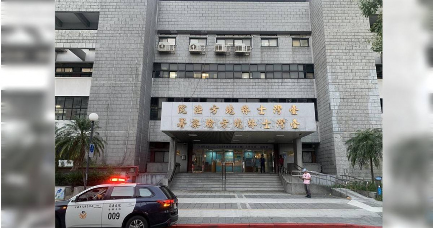 士林鄰里因餵貓起爭執，三叉戟、武術刀上陣雙方受傷送醫。（ 圖／翻攝畫面）