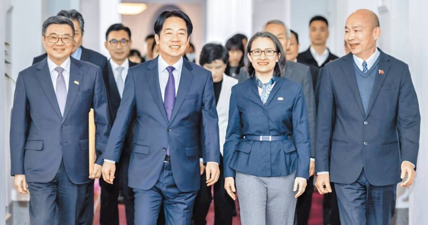 賴清德總統（前排左二）10日在總統府內召開五院國政會商，韓國瑜（右一）也出席。（圖／總統府提供）