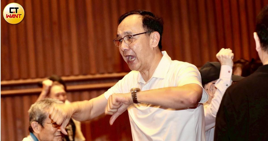 國民黨主席朱立倫、民眾黨主席黃國昌將於22日出席「在野領袖峰會」，討論近期時局與政策議題。（圖／黃耀徵攝）