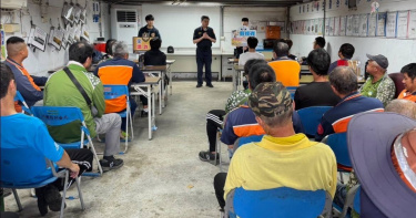 金山警組成防詐團深入清潔隊宣講,提升全民免疫力。(圖/翻攝畫面)
