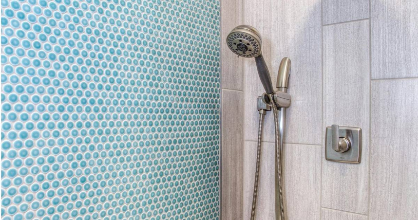 女子檢舉男孩進女淋浴間卻反被家長罵（示意圖／Pexels）