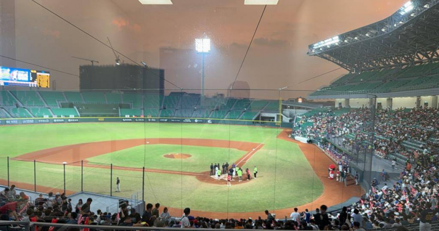 台南市的亞太國際棒球訓練中心在主辦U-15亞洲青少棒錦標賽後，除成棒主球場外，6個場地將移撥給運動部，做為國家隊棒壘球訓練基地。（圖／中國時報郭良傑攝）