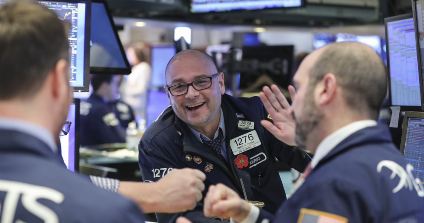 紐約聯準銀行總裁威廉斯「放鴿」，帶動美股市場情緒轉強。（圖／新華社）