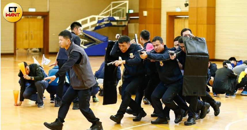 行政院版《保衛國家安全及強化不對稱戰力計畫採購特別條例》8年執行恐需新台幣1.25兆引起各界議論。圖僅示意，非當事人。（示意圖／黃耀徵攝）