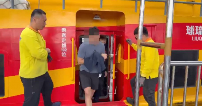 北市士林區雨聲街一帶警方獲報有民眾遭搶200萬元現金，再於小琉球逮獲5人到案。(圖／翻攝畫面)