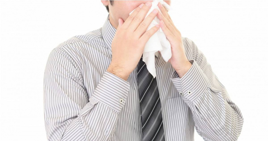 童寶奎提醒，若發現脖子腫塊、單側鼻塞、單側耳悶感，或是痰中帶血絲，務必尋求專業的耳鼻喉科醫師檢查。（示意圖／photoAC）