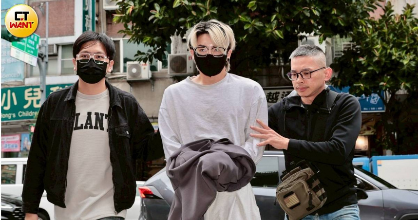 超跑網紅邵凱宏因捲入逃兵案遭警方具體到案。（圖／黃耀徵攝）