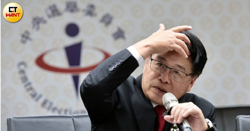 中選會新任主委游盈隆（圖）首次參加行政院會。（圖／黃耀徵攝）