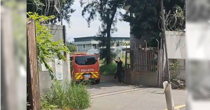新竹空軍基地驚傳爆炸聲！現場黑煙狂竄　消防人員已控制火勢