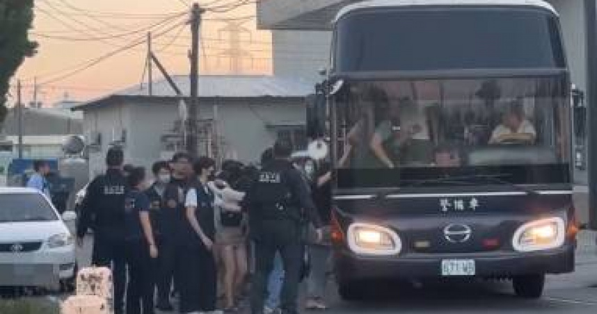 高市大寮無尾巷藏「暗黑越式KTV」　警暗夜直搗毒趴現場逮35越南移工