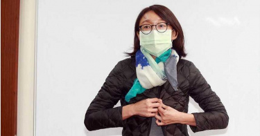 台北地檢署偵辦康友掏空案，查出前國民黨立委吳光訓涉嫌以子女名義大量買賣康友權證，立委吳怡玎（見圖）2日再次強調，自己不是股神、真的是恰巧，願意配合司法、檢警調查。（圖／陳信翰攝）