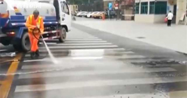 行經濕滑地摔車!1歲女童竟「三度燒傷」 醫診斷傻眼