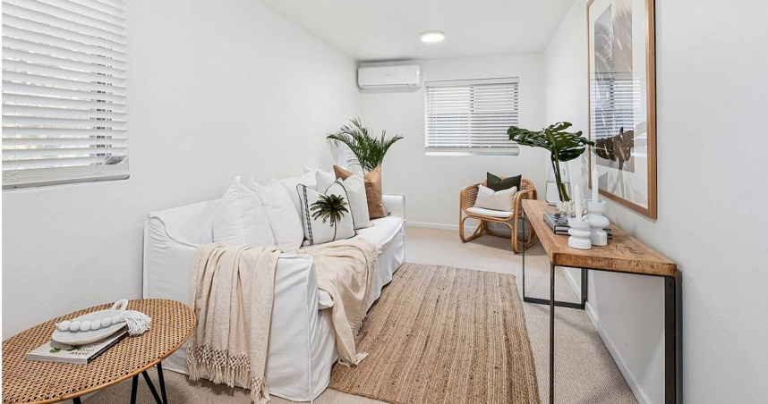 人妻抱怨，老公的2個妹妹經常到他們家借住，跟老公溝通能否拒絕，老公居然跟她吵架，讓她很不開心。（示意圖／PIXABAY）