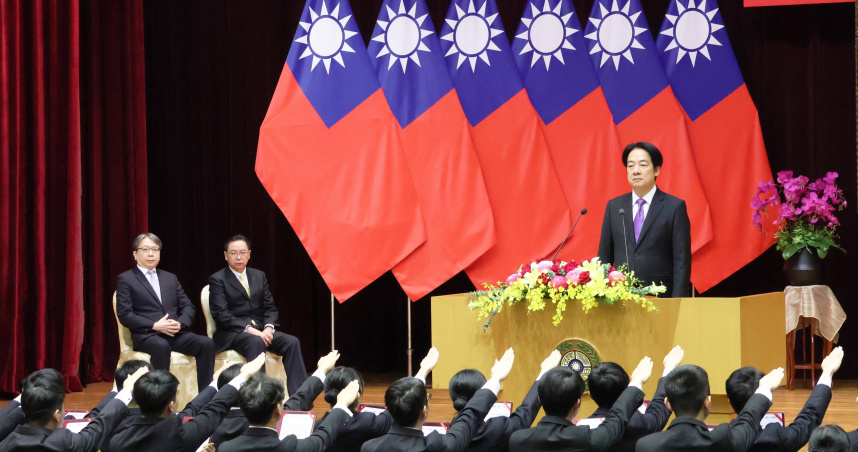 總統賴清德監誓國家安全情報幹部訓練班第25期結訓學員完成宣誓。（圖／國安局提供）