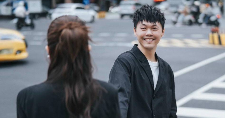 曾昱嘉今天迎來36歲生日，生日當天同時也是他與愛情長跑8年的女友登記結婚的大喜之日、以及新專輯《在我眼裡的____》發片，可說是三喜臨門。（圖／福茂提供）