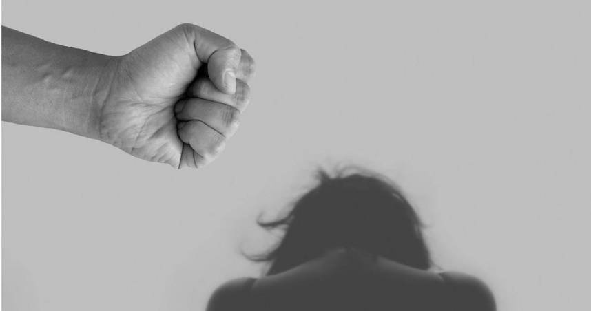 人妻控訴丈夫酗酒還家暴，日前法院判准離婚。（示意圖／翻攝自Pixabay）