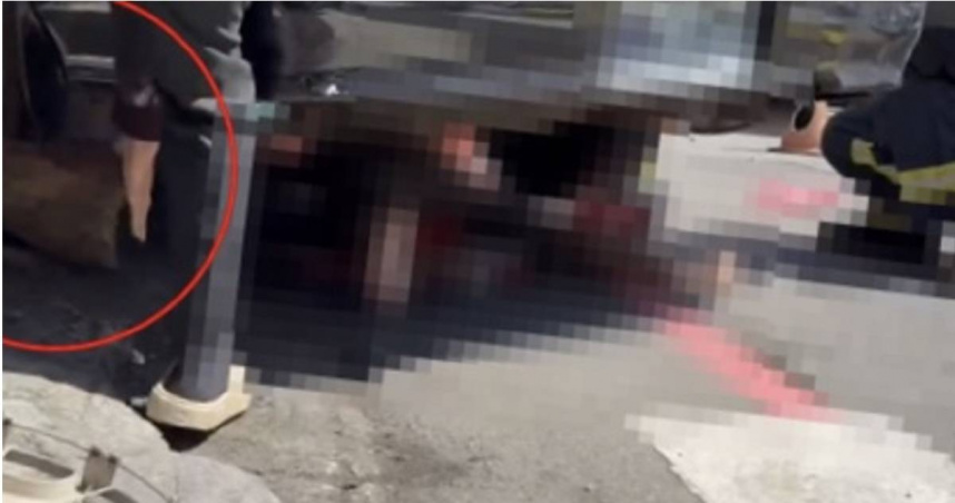 基隆男誤玩方向盤倒車暴衝女騎士險送命。（圖／翻攝畫面）