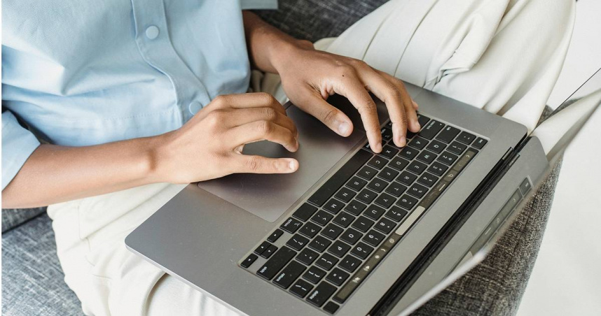 報稅季當心郵件詐騙（示意圖／Pexels）