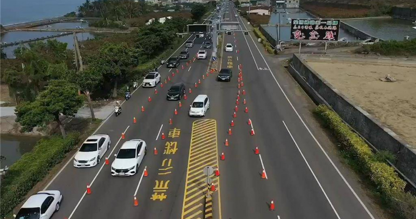 端午連假最後一天，往返墾丁及台東要道台1線，中午過後出現北返車潮。（圖／翻攝畫面）
