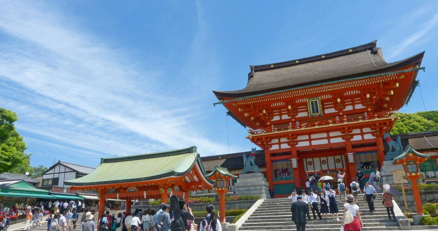京都市中京區「杉長飯店」爆出修學旅行學生群體食物中毒,累計106人受影響,飯店已被勒令停業3天。(示意圖/Pixabay)