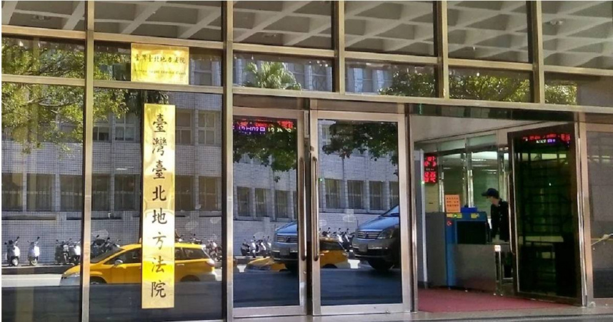 知名律師蔡鴻燊涉嫌夥同員警、里長、不動產業者,鎖定「獨居往生者」偽造假遺囑,將死者名下房產辦理過戶、繼承存款,非法獲利高達1.4億元,經台北地方法院審理,判處蔡鴻燊有期徒刑25年。(圖/擷取自Google Maps)