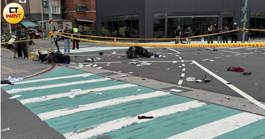 新北市三峽發生震驚社會的死亡車禍，肇事的78歲余姓駕駛搶救不治。新北地檢署今天偵結此案，因他已於5月31日病故，依刑事訴訟法相關規定，得不起訴。（圖／沈建邦攝）