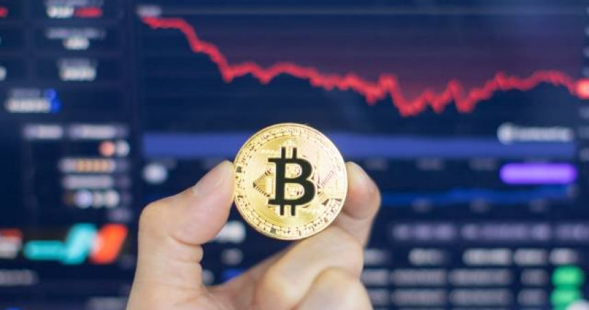 有民眾誤入虛擬貨幣投資詐騙，不僅抵上房屋，還賠上整個人生。（示意圖／翻攝自photoAC）