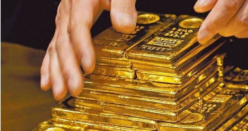 印度一對夫婦試圖走私黃金，在機場過海關時被攔下，兩人身上藏有28公斤膏狀黃金，這些可提煉成20公斤黃金。（示意圖／報系資料照）