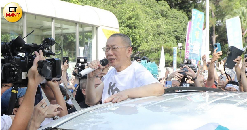 民眾黨前主席柯文哲9日表達對三位委任律師的感謝。（圖／劉耿豪攝）