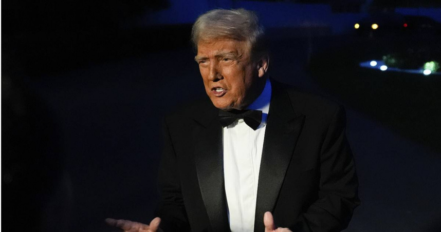 美國總統川普日前簽署行政命令，宣布對H-1B簽證徵收10萬美元的申請費用，引發科技與金融產業震盪 。（圖／達志／美聯社）