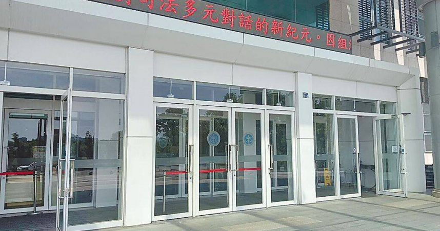 有夫妻檔專做越南生活用品代購與配送，但兩人竟購買含第4級毒品的減肥藥進口，遭航警抓包送新竹地檢署偵辦。（圖／中國時報邱立雅攝）