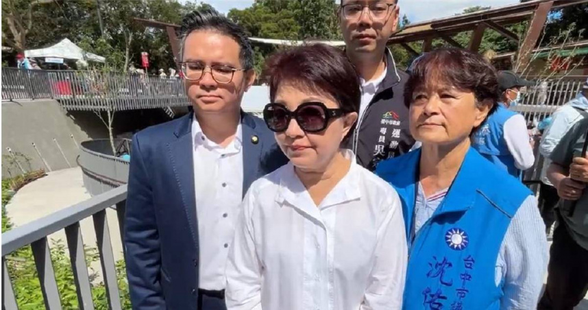 台中梧棲一處養豬場爆發非洲豬瘟疫情，農業部已緊急介入撲殺剩餘豬隻並展開回溯調查。然而，當農業部公布該養豬場自10月10日出現首例死亡豬隻，到21日檢驗出非洲豬瘟陽性反應的「關鍵時間軸」，也為台中市政府招來批評。（圖／翻攝畫面）