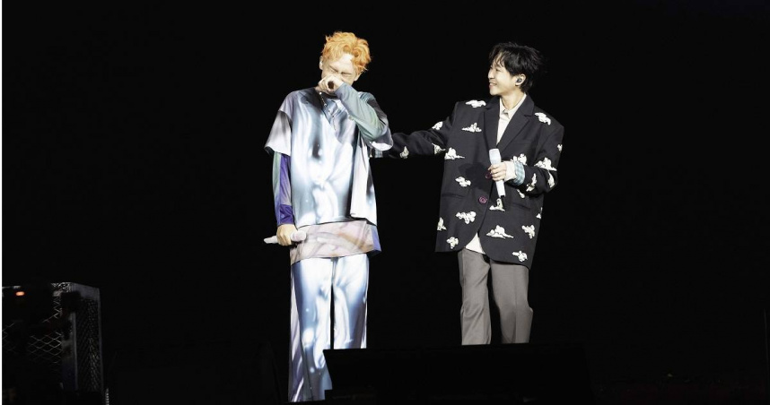 理想混蛋雞丁圓夢與偶像吳青峰同台激動哽咽。（圖／何樂音樂提供）