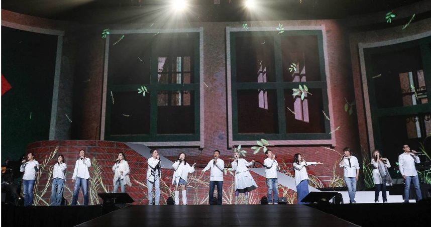 《民歌50高峰會 最終加場》台北場今日在台北小巨蛋一連演出兩場。（圖／寬宏藝術提供）