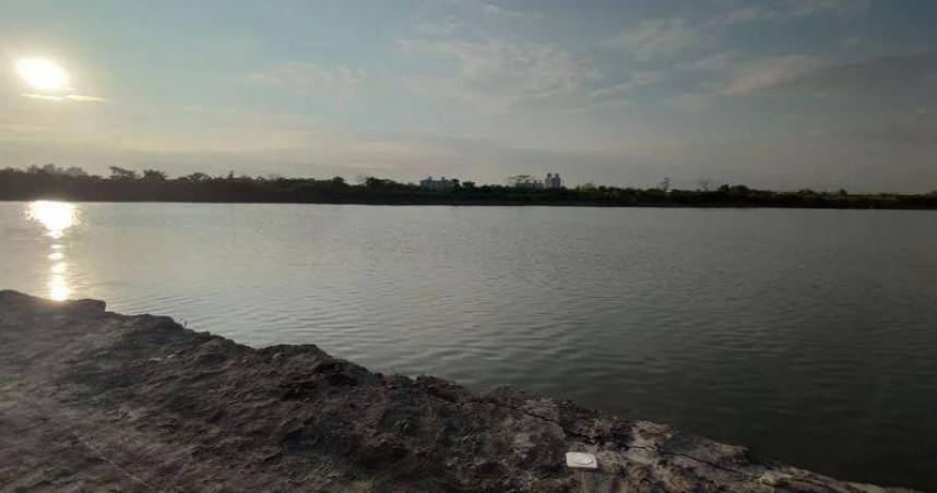 許姓老翁下水沒多久就溺斃。（圖／翻攝畫面）