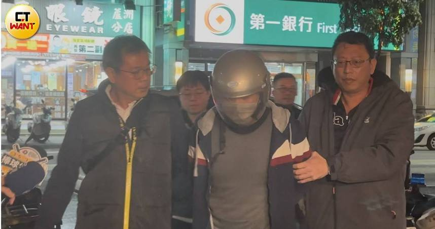 廖聰賢17日晚間持刀殺害雙親。（圖／陳柔瑜攝）