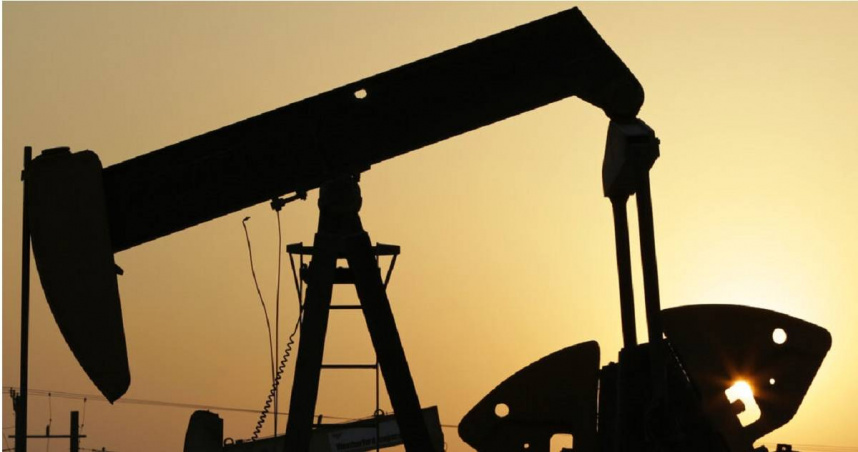 布蘭特原油現貨市場上即期實體貨物價格，在美東時間2日飆升至每桶141.36美元，創下自2008年金融危機以來的最高水平。（圖／達志／美聯社）