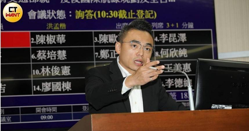 國民黨立委洪孟楷質疑台糖早知中聯毒油異常卻未通報，要求政府完整公開真相。（圖／周志龍攝）