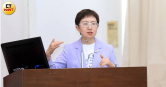 「泛公股」國票金控副董事長年薪2千萬，與其他公股金控董事均酬差異甚多，財政部已聲明支持檢討該案。圖為財政部長莊翠雲。（圖／周志龍攝）