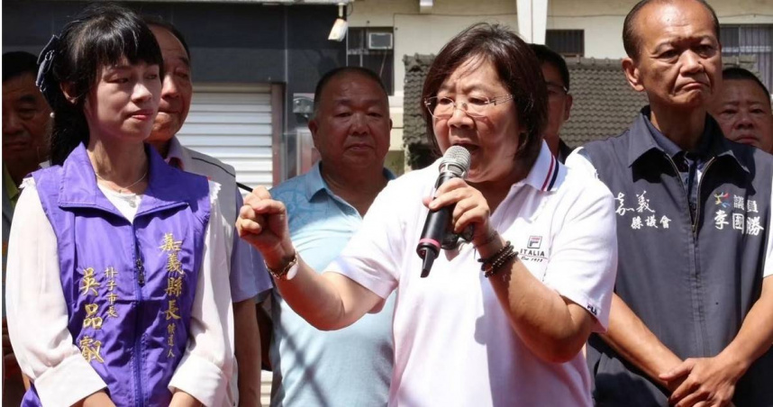 嘉義縣民雄鄉長林于玲因公所採購及兒子與得標廠商合作關係受到質疑，雖已否認利用職權介入採購，相關爭議仍引發藍營地方人士對鄉長及村長選情的擔憂。（圖／翻攝臉書）