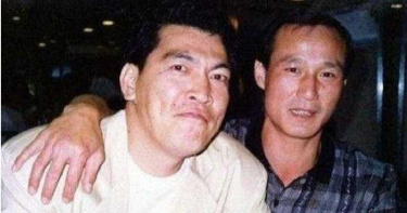 投降輸一半!「大傻」騙了觀眾24年 成奎安不為人知的一面