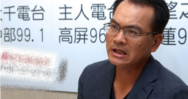 鄭弘儀罹怪病!纏7官司手抖不停 淚吐「病發關鍵」:被圍攻10天