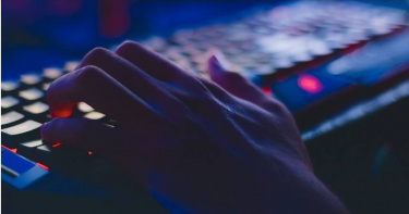 2022年大陸遊戲業受到新冠疫情波及，多項市場指標衰退。（示意圖／Pexels）